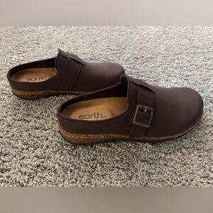 Earth Women’s Slip On Clog Shoes Brown Size 6M